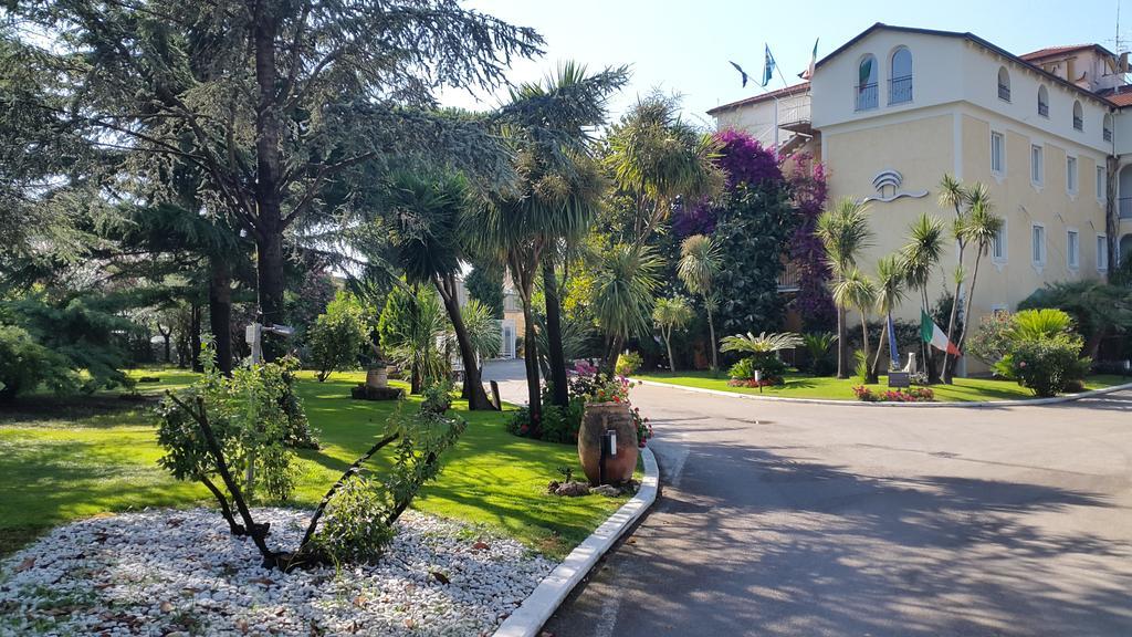 Hotel Mediterraneo كواليانو المظهر الخارجي الصورة