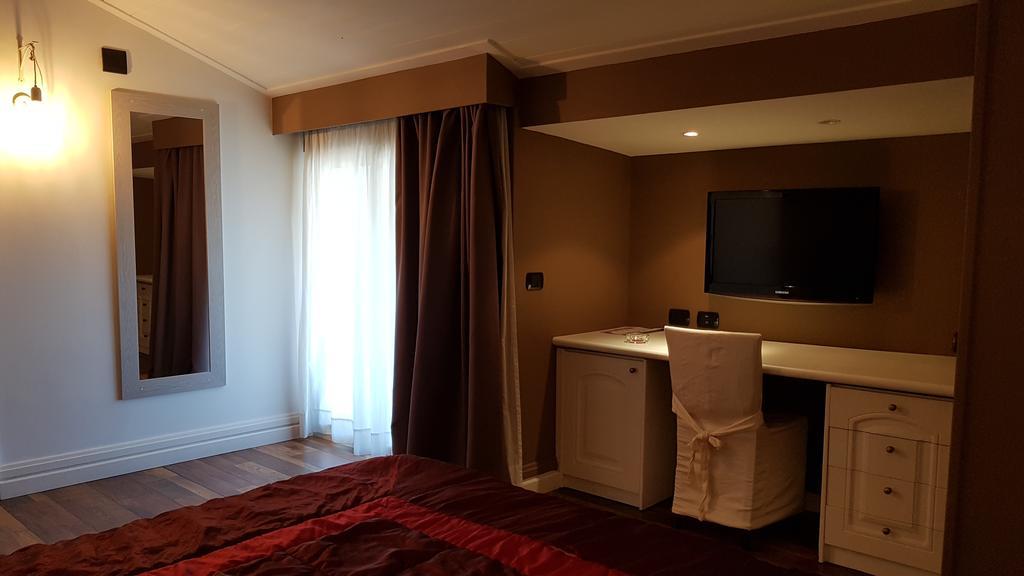 Hotel Mediterraneo كواليانو المظهر الخارجي الصورة