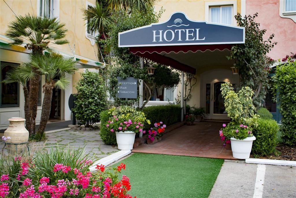 Hotel Mediterraneo كواليانو المظهر الخارجي الصورة