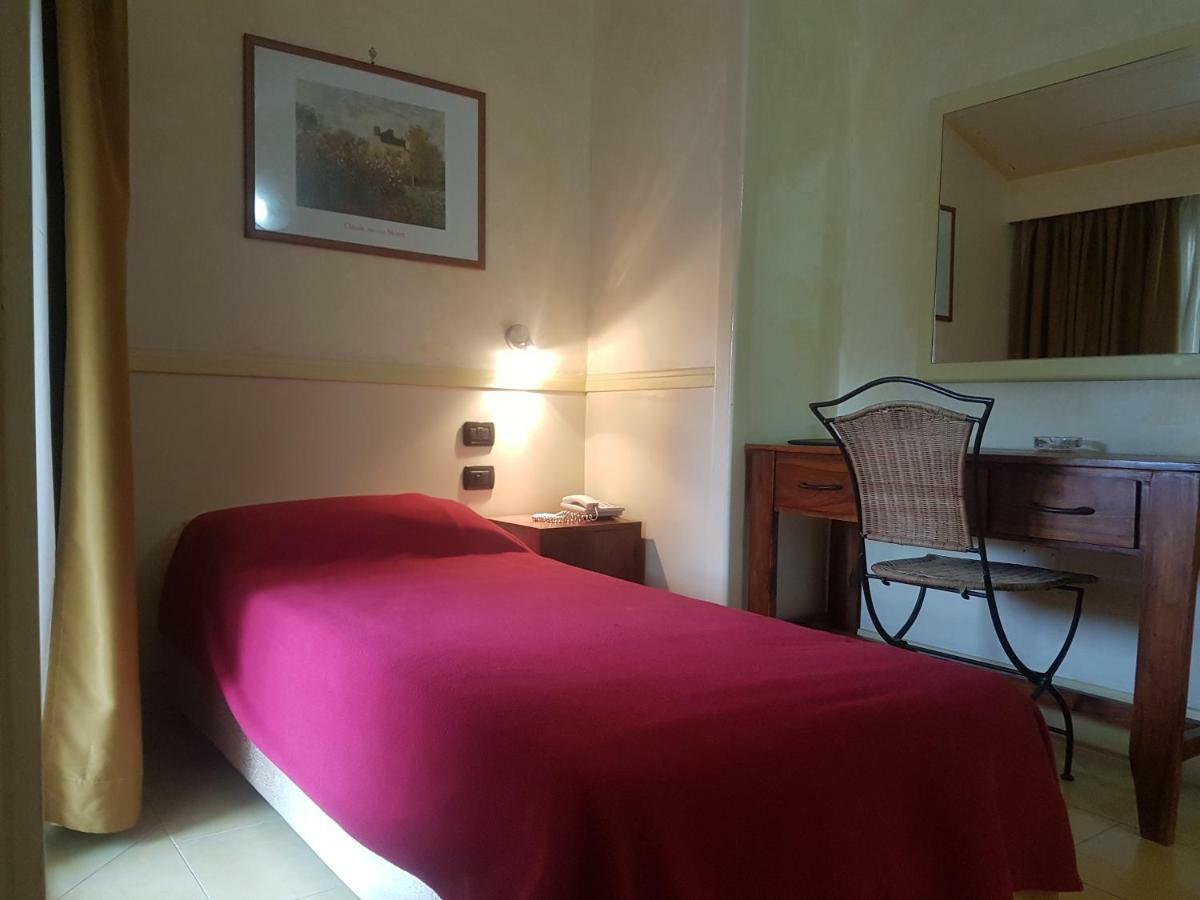 Hotel Mediterraneo كواليانو المظهر الخارجي الصورة